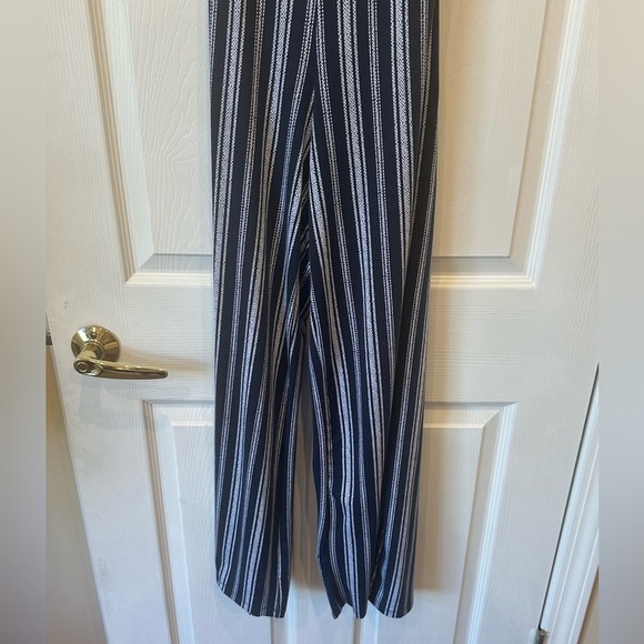 No Boundaries Navy Striped Cutout Tie-Front Jumpsuit Size Small (3–5) - Picture 4 of 7